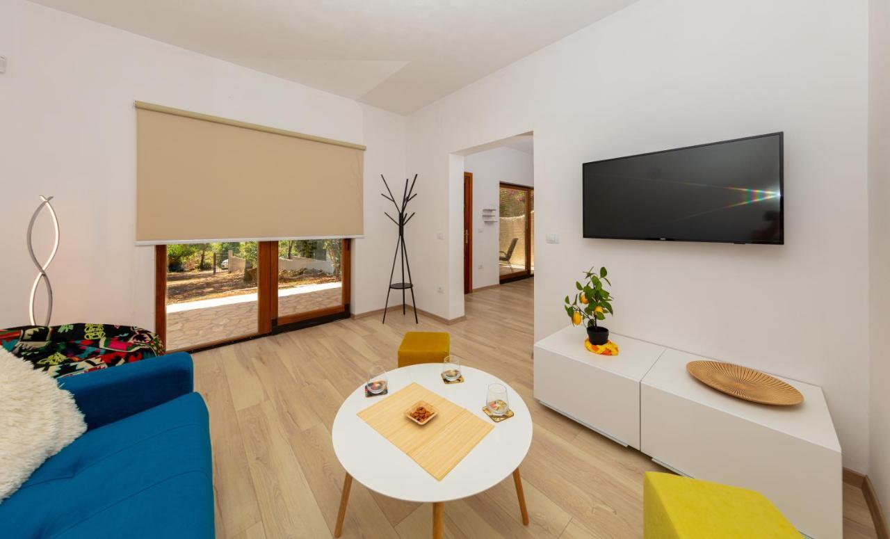 Al Pino Blue Property Premantura Exterior foto