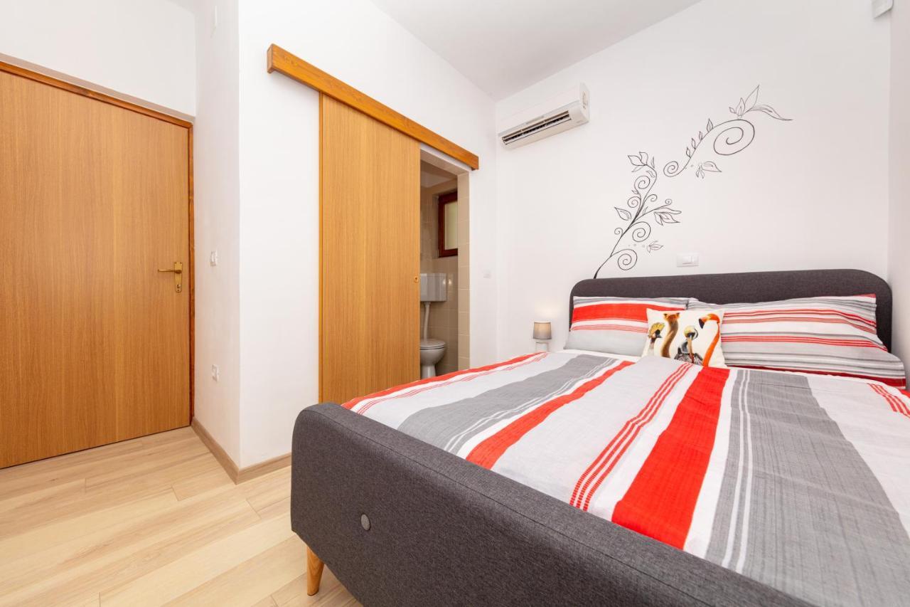 Al Pino Blue Property Premantura Exterior foto